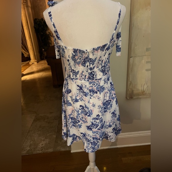 Aqua lady sundress, long hidden zipper large wrinkle free ties at shoulders - Picture 8 of 15